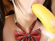 思春的性感OL巨乳白虎少女自拍舔香蕉